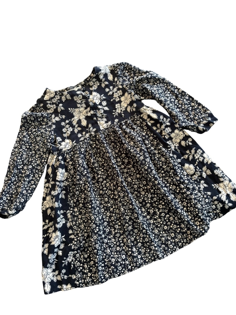 Zara 4-5 Black and White Floral Long-Sleeve Girls Dress